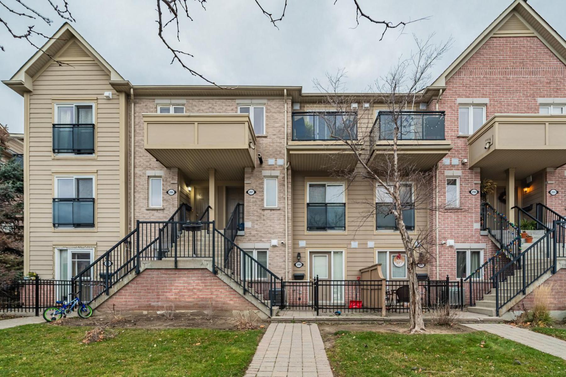 ホテル 4975 Southampton Drive ミシサガ エクステリア 写真