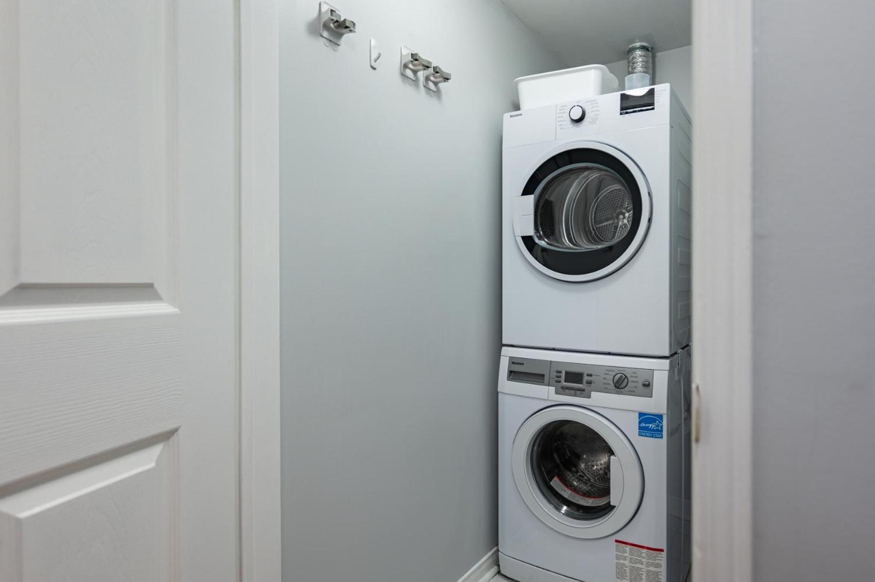 ホテル 4975 Southampton Drive ミシサガ エクステリア 写真